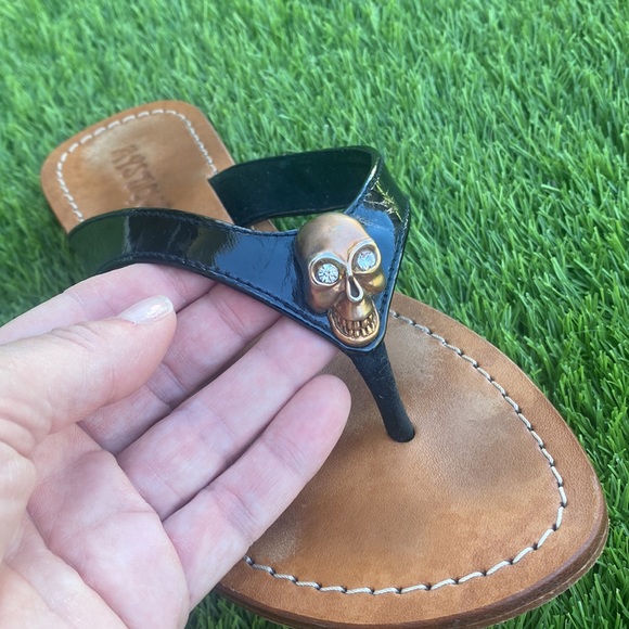 Mystique *RARE*  Skull Sandal - Picture 2 of 6